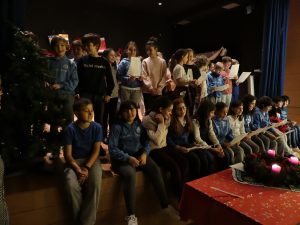 alumnado del Deutsche Schule de San Sebastián interpreta los cánticos de Adviento