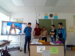 alumnado del deutsche schule de san sebastian presenta sus trabajos en el programa Jóvenes emprendedores de la Caixa