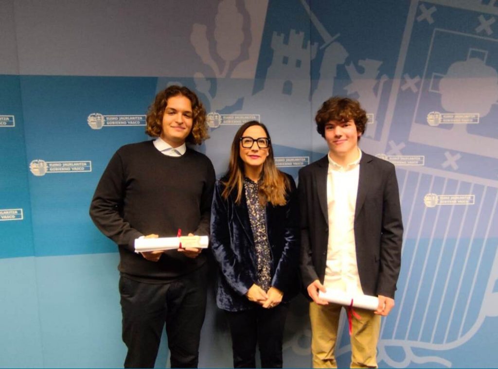Dos alumnos de Deutsche Schule San Sebastián reciben los Premios Extraordinarios de Bachillerato del País Vasco 2024‑2025