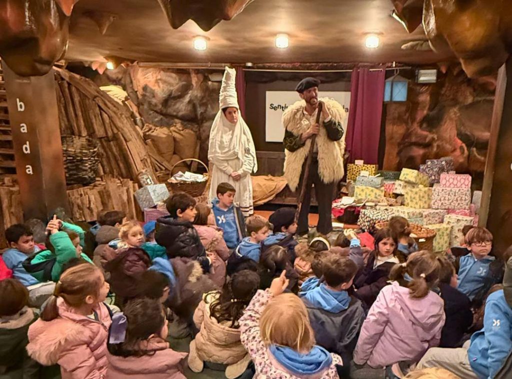 Alumnado de DS San Sebastián visita al Olentzero